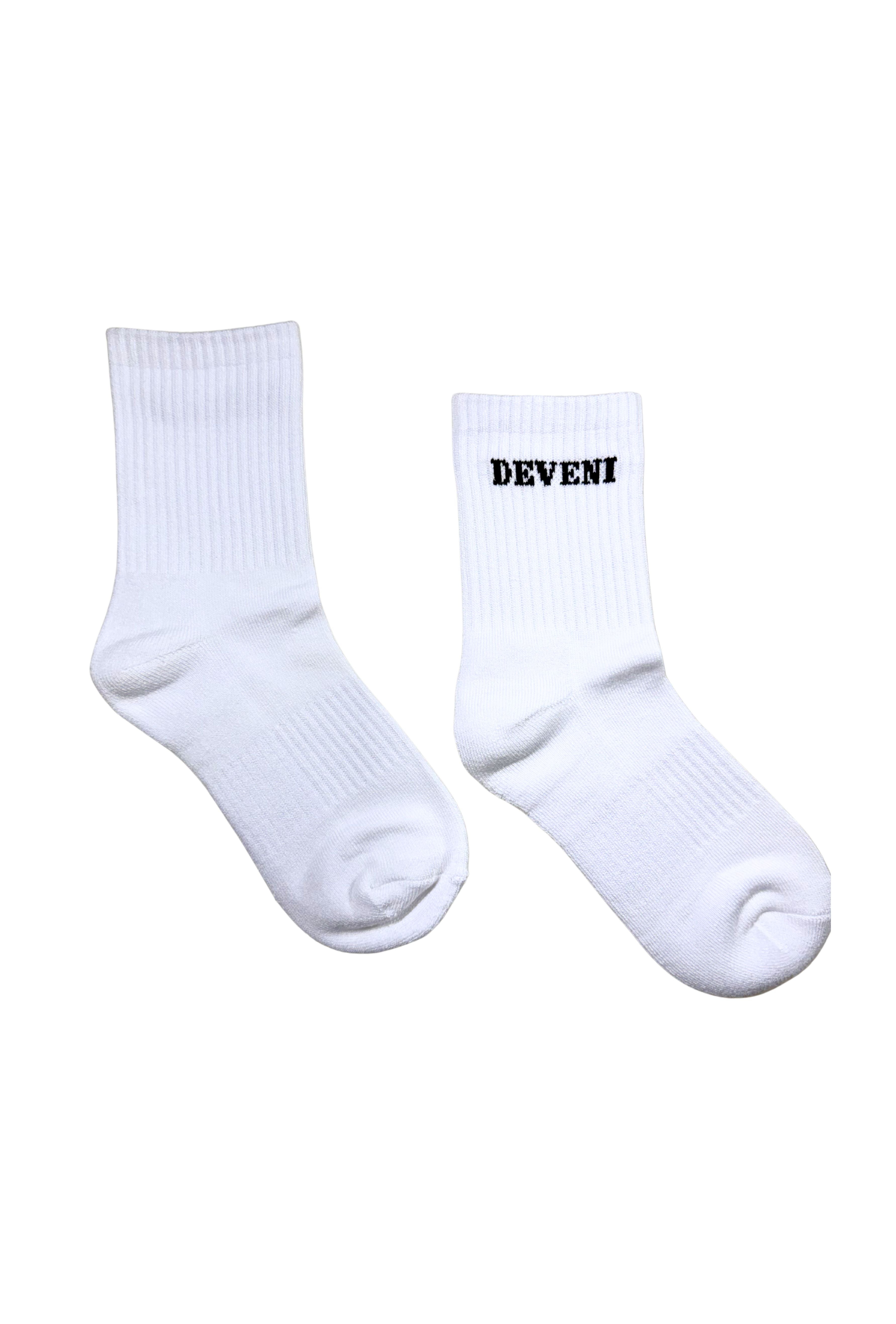 Ultra-soft bamboo blend, cushioned crew socks.