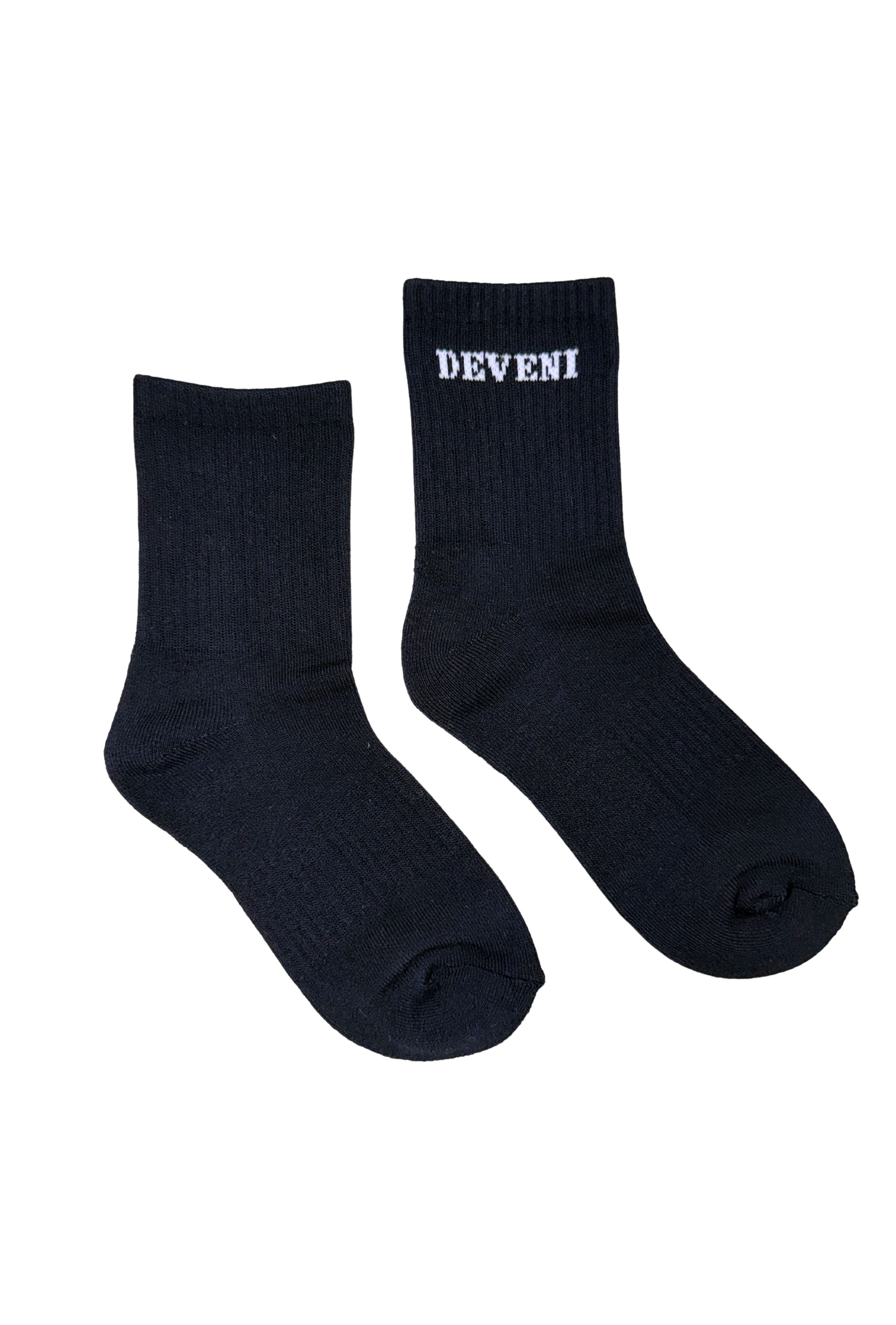 Ultra-soft bamboo blend, cushioned crew socks.