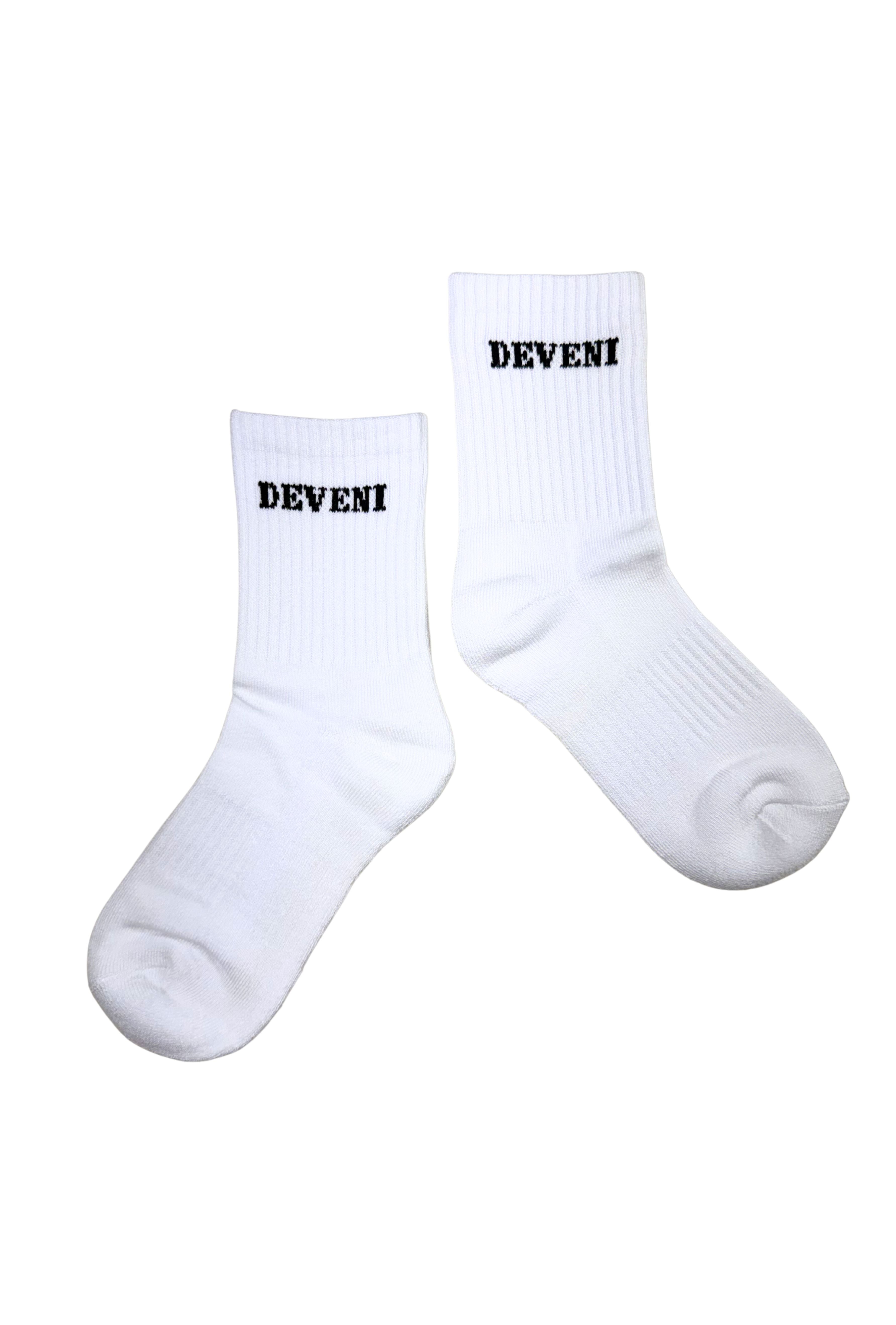 Ultra-soft bamboo blend, cushioned crew socks.