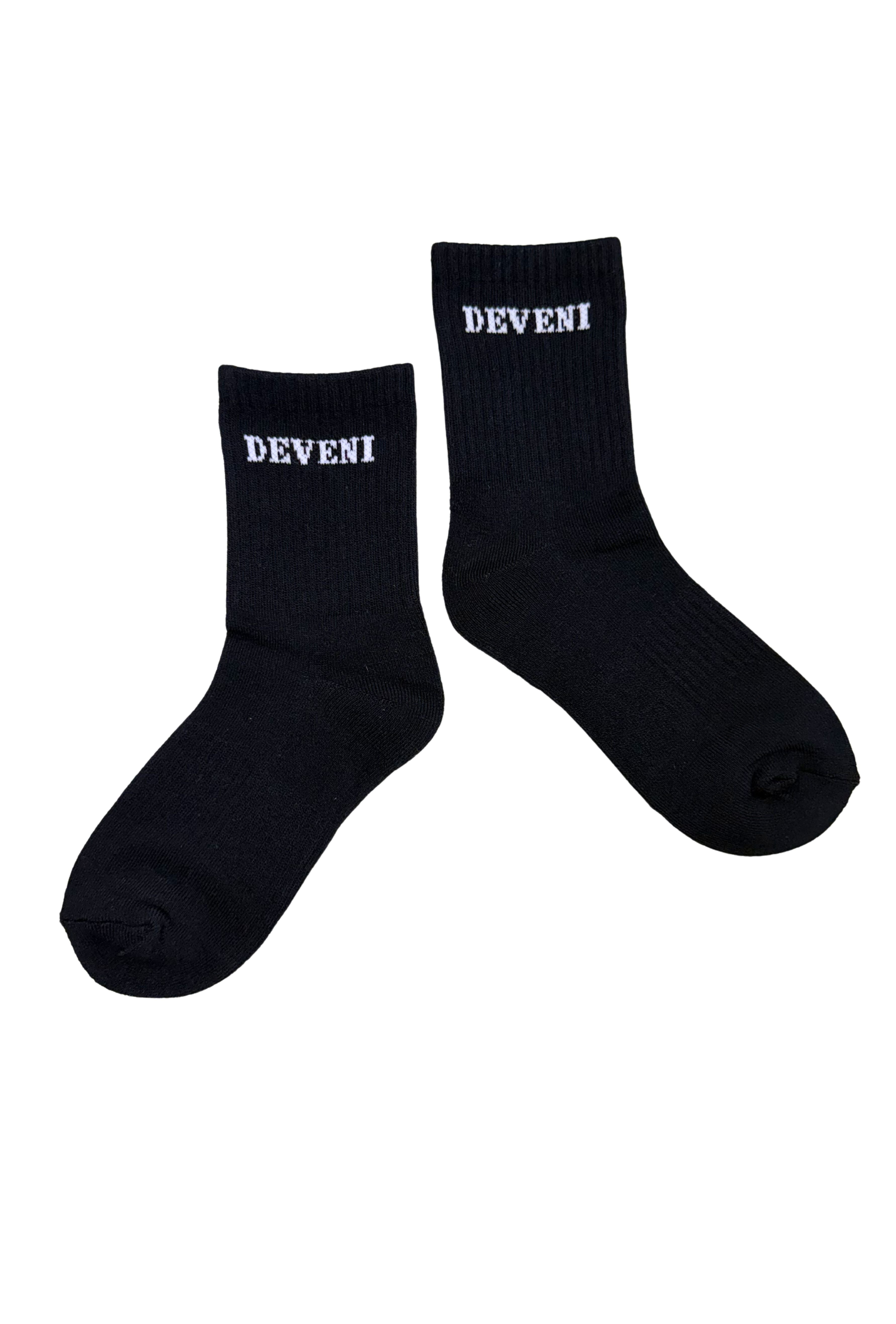 Ultra-soft bamboo blend, cushioned crew socks.